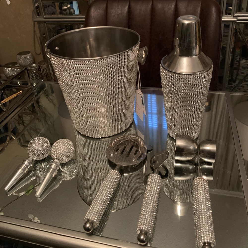 Bar accessories